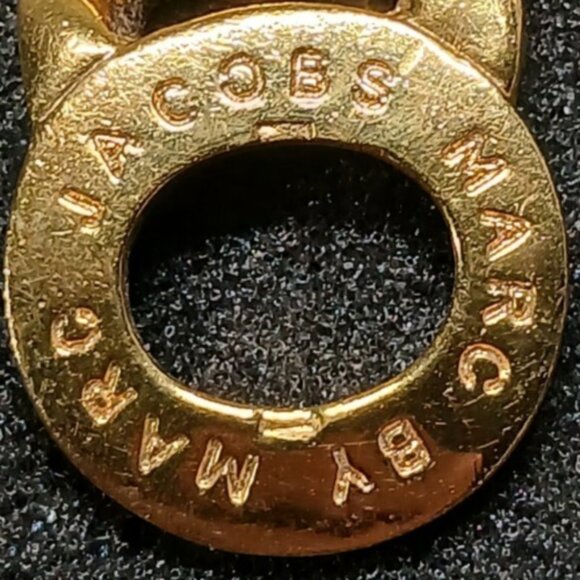 Marc by Marc Jacobs Gold Chunky Chain Bracelet Pearl Toggle Logo Clasp VGUC - Picture 2 of 15